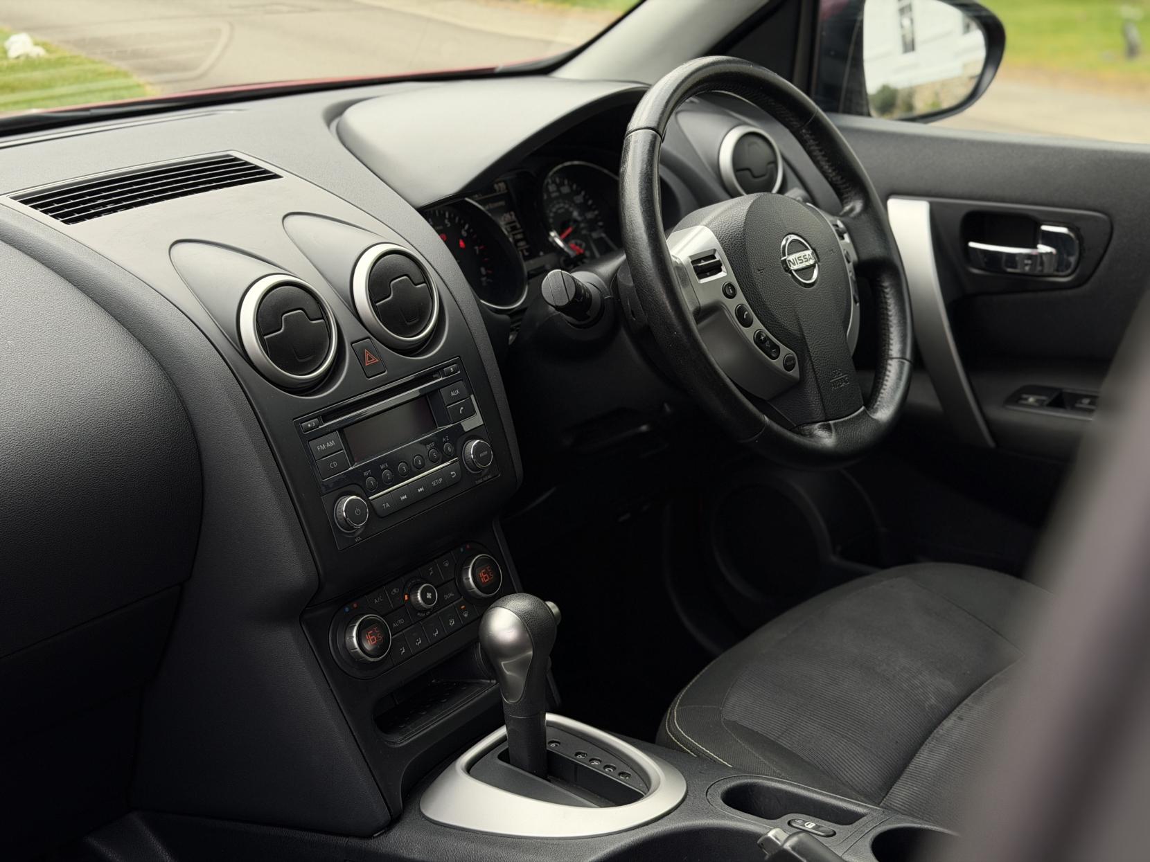 Nissan Qashqai 1.6 Acenta SUV 5dr Petrol CVT 2WD Euro 5 (117 ps)