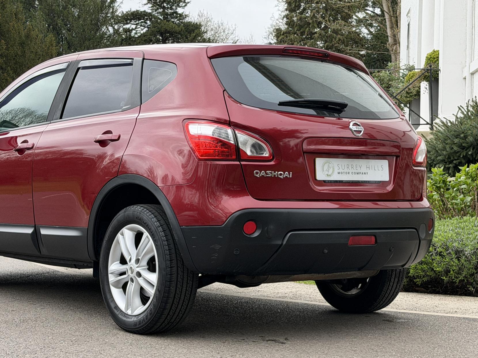 Nissan Qashqai 1.6 Acenta SUV 5dr Petrol CVT 2WD Euro 5 (117 ps)