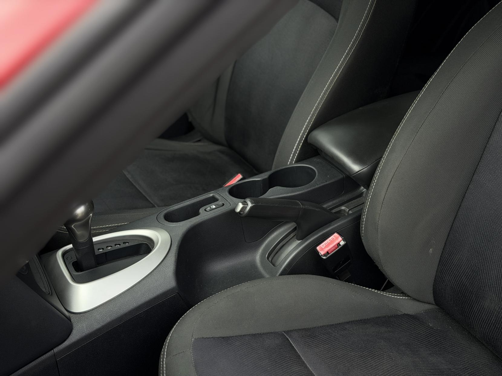 Nissan Qashqai 1.6 Acenta SUV 5dr Petrol CVT 2WD Euro 5 (117 ps)