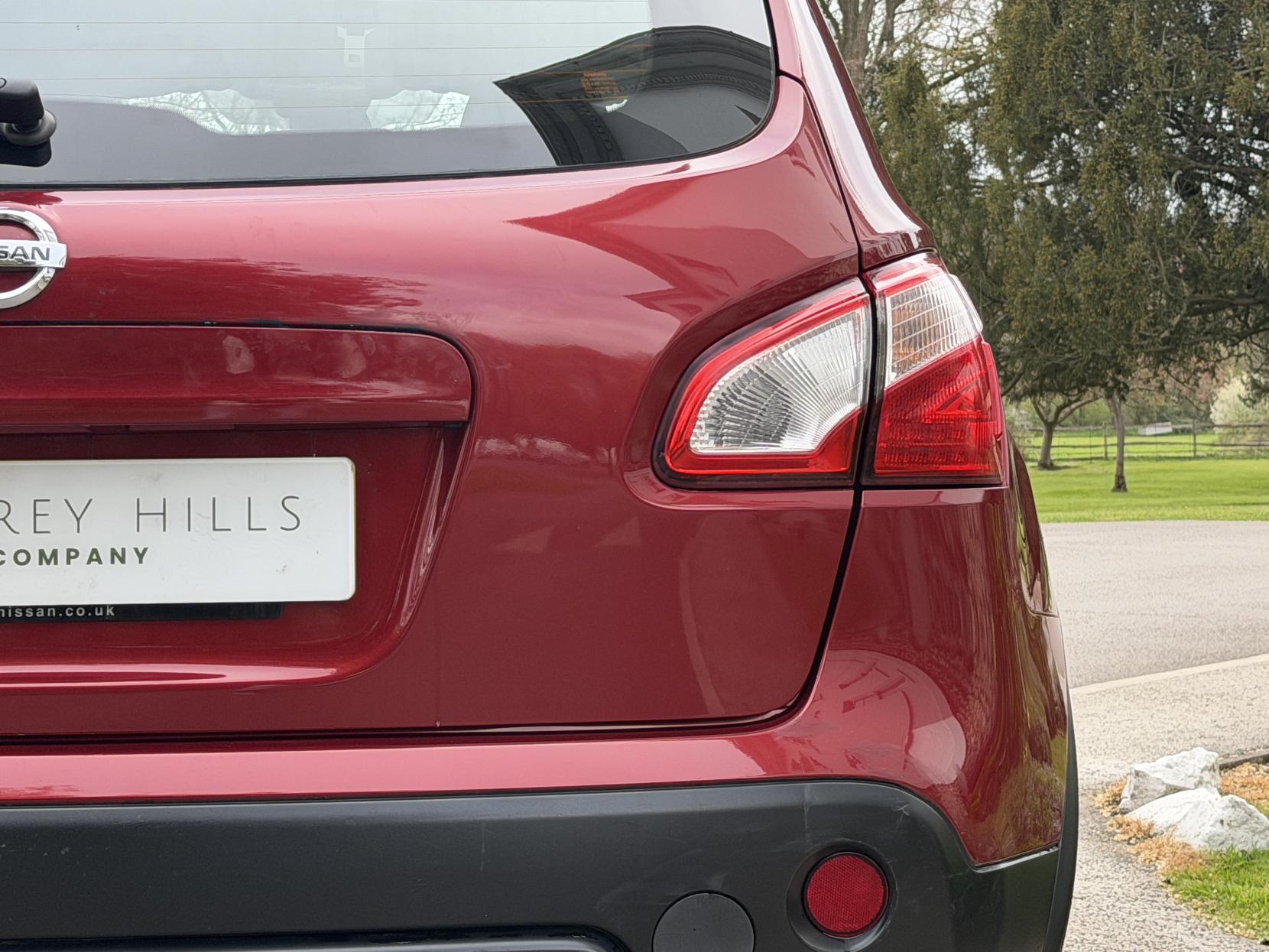 Nissan Qashqai 1.6 Acenta SUV 5dr Petrol CVT 2WD Euro 5 (117 ps)