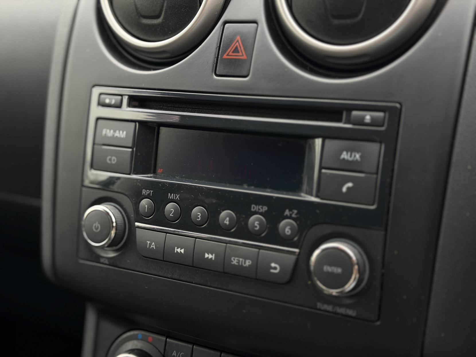 Nissan Qashqai 1.6 Acenta SUV 5dr Petrol CVT 2WD Euro 5 (117 ps)