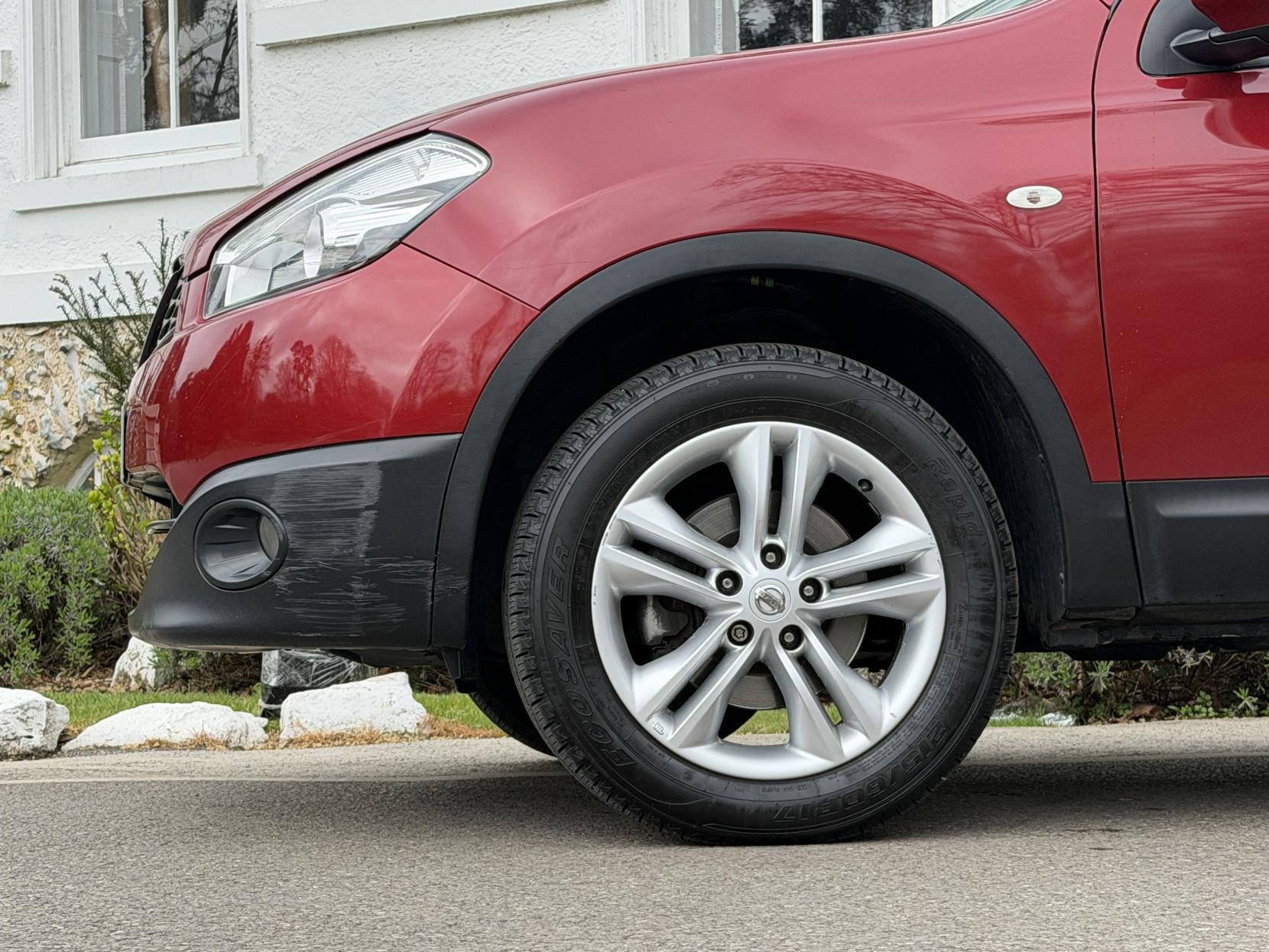 Nissan Qashqai 1.6 Acenta SUV 5dr Petrol CVT 2WD Euro 5 (117 ps)