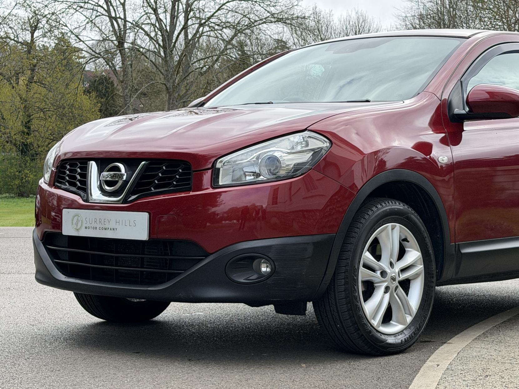 Nissan Qashqai 1.6 Acenta SUV 5dr Petrol CVT 2WD Euro 5 (117 ps)