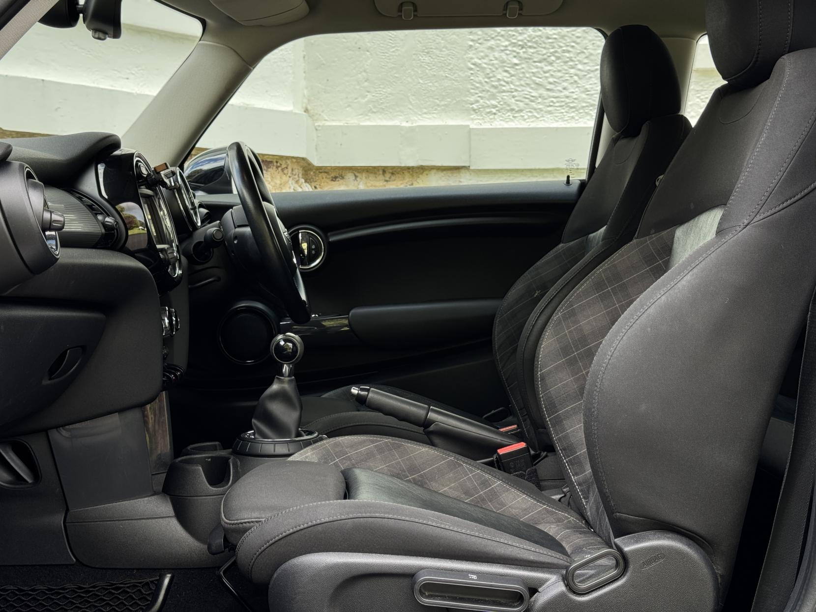 MINI Hatch 1.5 Cooper Hatchback 3dr Petrol Manual Euro 6 (s/s) (136 ps)