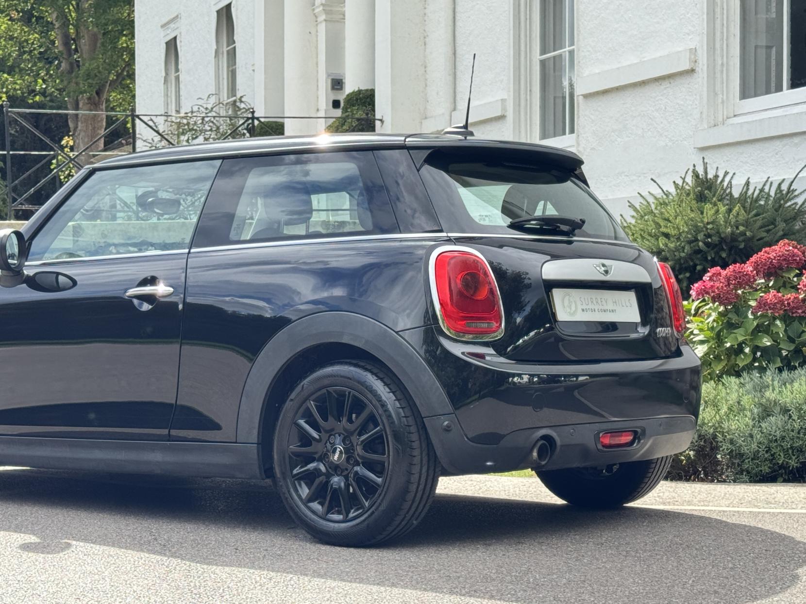 MINI Hatch 1.5 Cooper Hatchback 3dr Petrol Manual Euro 6 (s/s) (136 ps)