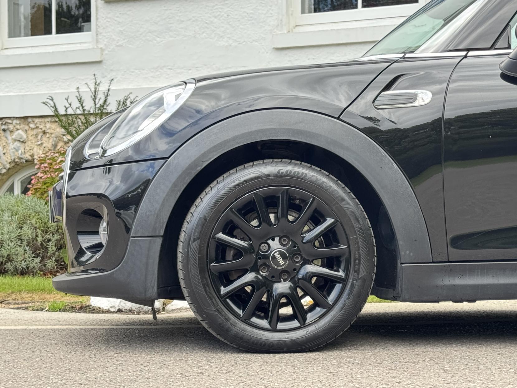 MINI Hatch 1.5 Cooper Hatchback 3dr Petrol Manual Euro 6 (s/s) (136 ps)