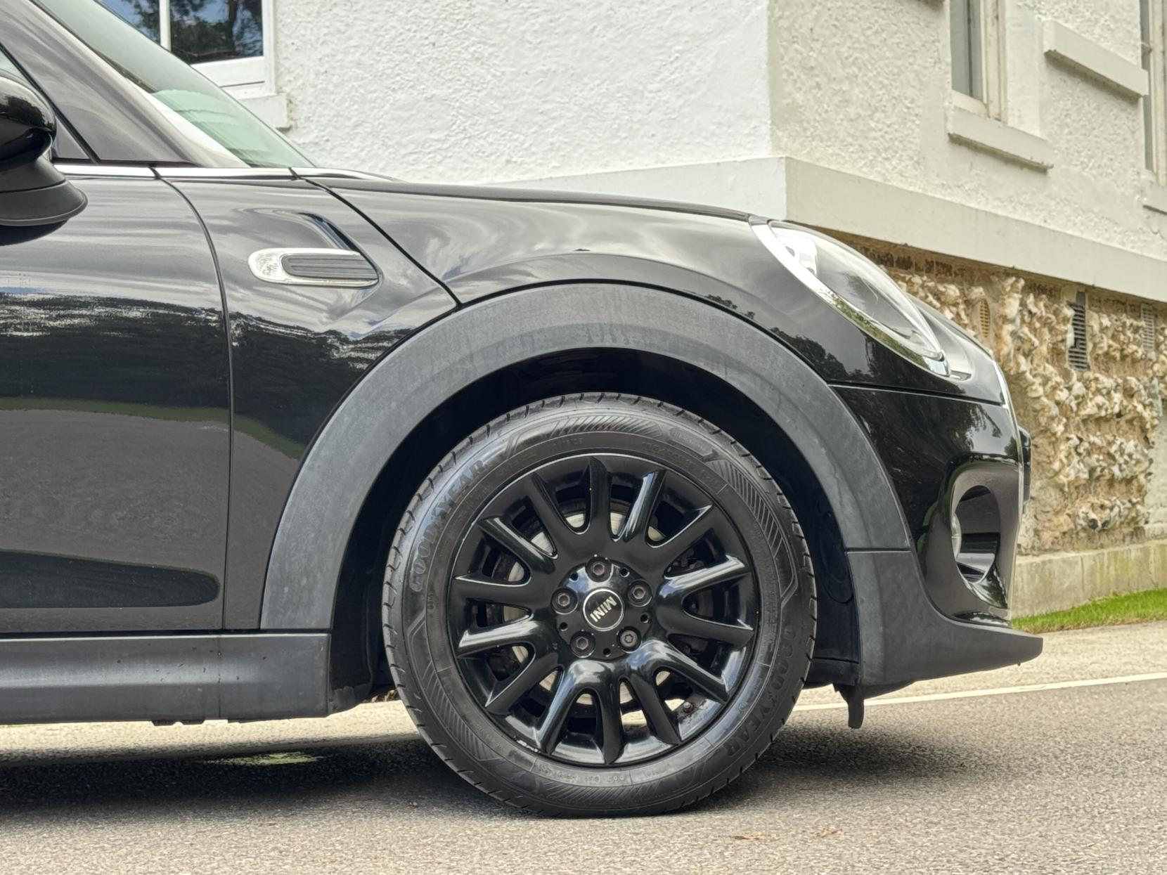 MINI Hatch 1.5 Cooper Hatchback 3dr Petrol Manual Euro 6 (s/s) (136 ps)