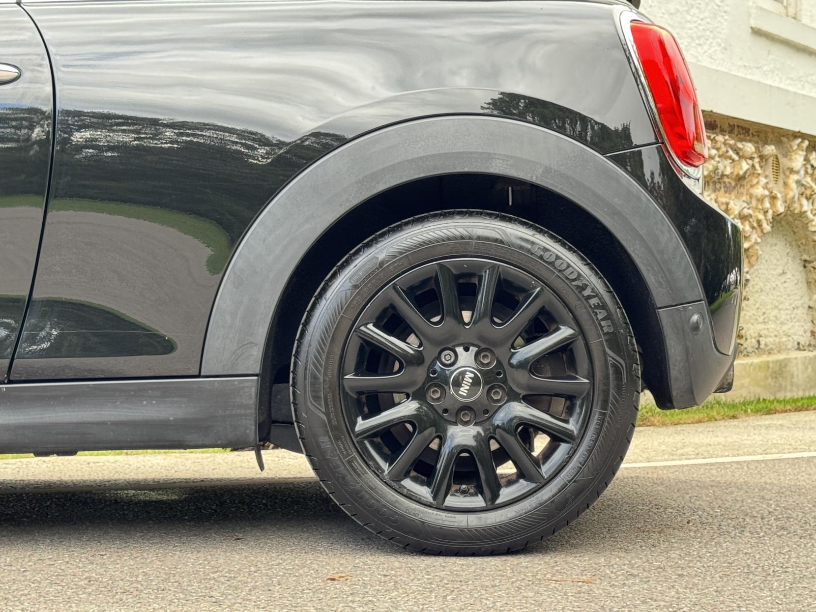 MINI Hatch 1.5 Cooper Hatchback 3dr Petrol Manual Euro 6 (s/s) (136 ps)
