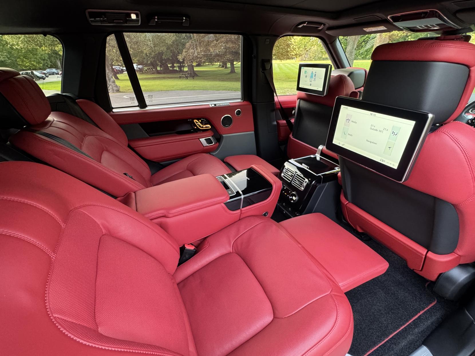 Land Rover Range Rover 2.0 P400e 13.1kWh Autobiography SUV 5dr Petrol Plug-in Hybrid Auto 4WD Euro 6 (s/s) LWB (404 ps)
